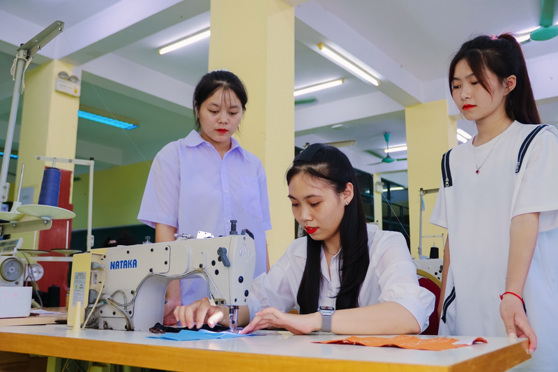 Khoảng trống trong giải quyết nhu cầu việc làm nông thôn và bài toán nhân lực kỹ thuật phục vụ nhu cầu công nghiệp hoá còn nhiều thách thức