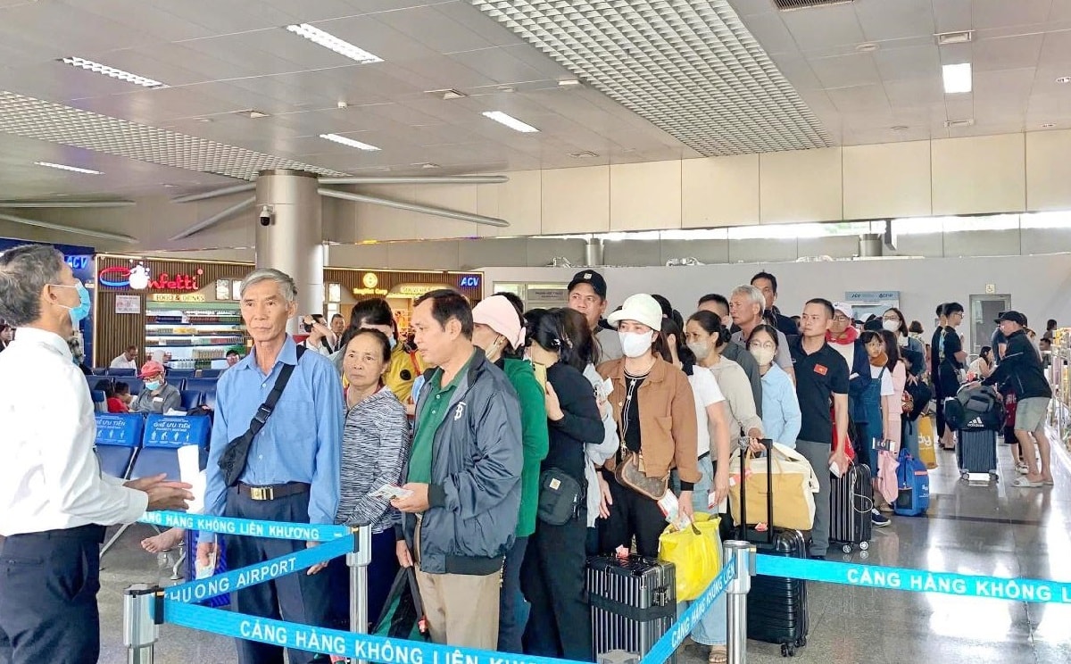 Lượng hành khách di chuyển qua cảng hàng không quốc tế Liên Khương dự báo sẽ tăng cao dịp hè 2025. Ảnh: TL.