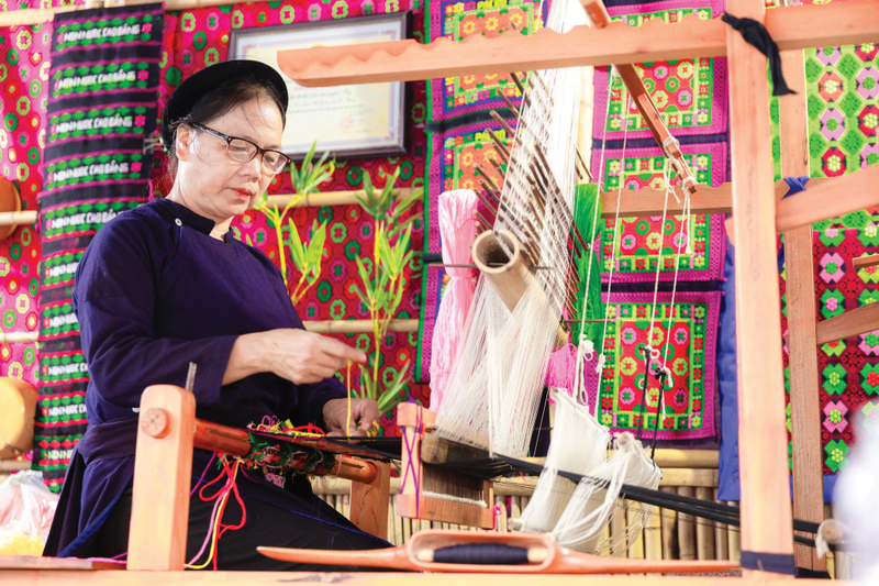 Nghệ nhân Nông Thị Thược (Ảnh: Lương Thảo)