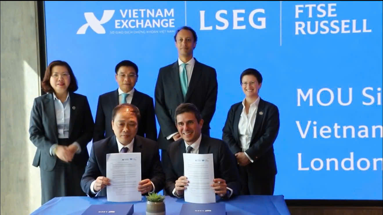 VNX v&agrave; FTSE k&yacute; Bi&ecirc;n bản ghi nhớ.