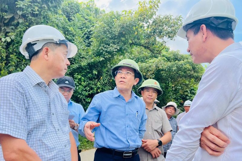 Phó Chủ tịch UBND TP. Đà Nẵng yêu cầu hãy đối xử với những dự án này như là những dự án cấp bách, trọng điểm để đẩy mạnh tiến độ. Ảnh: Nguyễn Dương.