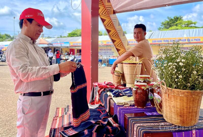 Tỉnh Gia Lai có dư địa rộng mở cho xuất khẩu các mặt hàng xuyên biên giới. Ảnh: Hiền Mai