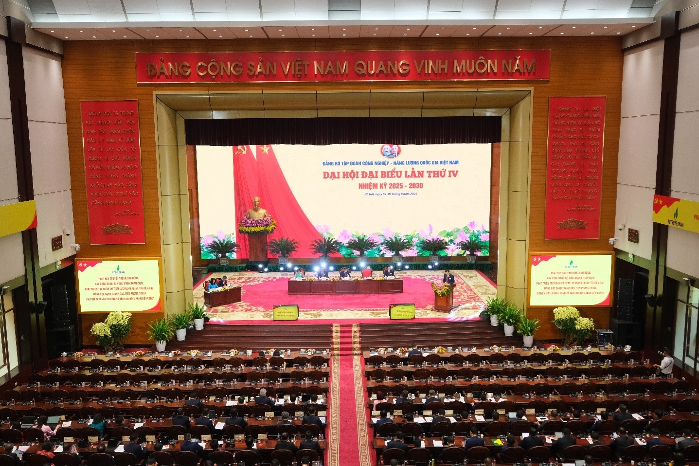 Ngày 3/8/2025, tại thủ đô Hà Nội, Đảng bộ Tập đoàn Công nghiệp - Năng lượng Quốc gia Việt Nam (Petrovietnam) đã trọng thể tổ chức Đại hội Đại biểu lần thứ IV, nhiệm kỳ 2025 - 2030. Ngày 3/8/2025, tại thủ đô Hà Nội, Đảng bộ Tập đoàn Công nghiệp - Năng lượng Quốc gia Việt Nam (Petrovietnam) đã trọng thể tổ chức Đại hội Đại biểu lần thứ IV, nhiệm kỳ 2025 - 2030.