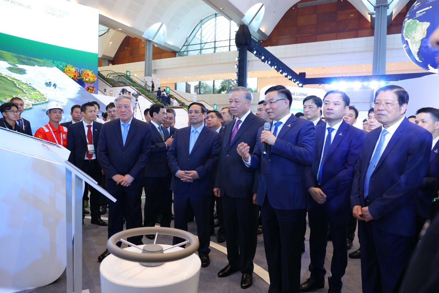 Petrovietnam trong hành trình chuyển dịch năng lượng: Thách thức và cơ hội song hành