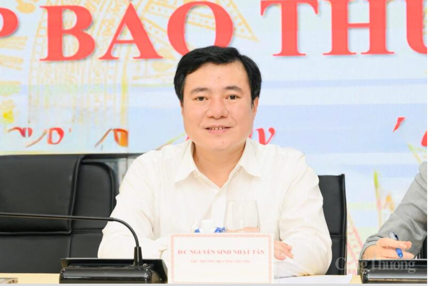 Thứ trưởng Bộ C&ocirc;ng Thương Nguyễn Sinh Nhật T&acirc;n th&ocirc;ng tin về tiến tr&igrave;nh đ&agrave;m ph&aacute;n thuế đối ứng với Hoa Kỳ.