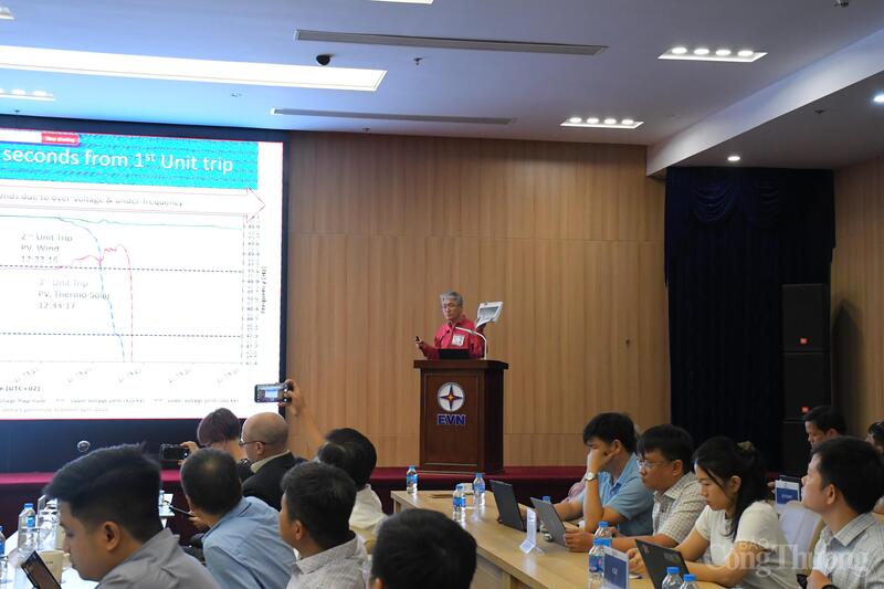 Diễn giả NREL trình bày tham luận tại hội thảo
