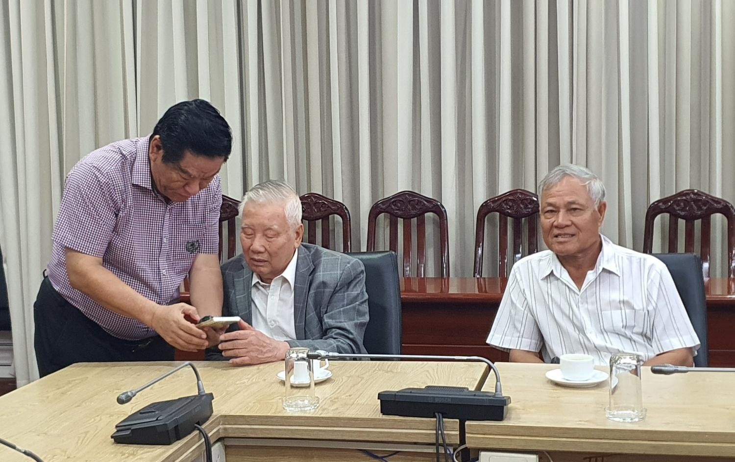 Hội Dầu khí TP Hồ Chí Minh gặp mặt nhân kỷ niệm 64 năm ngày Truyền thống ngành Dầu khí Hội Dầu khí TP Hồ Chí Minh gặp mặt nhân kỷ niệm 64 năm ngày Truyền thống ngành Dầu khí