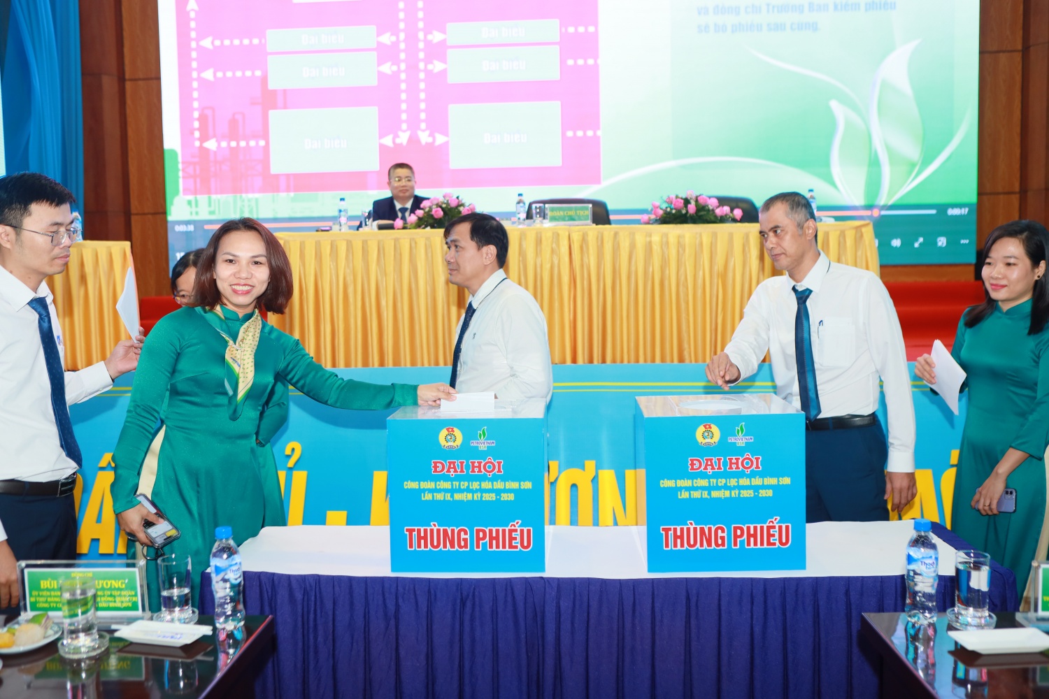 Đại biểu bầu BCH Công đoàn BSR nhiệm kỳ 2025 – 2030 và Đoàn đại biểu dự Đại hội Công Petrovietnam Đại biểu bầu BCH Công đoàn BSR nhiệm kỳ 2025 – 2030 và Đoàn đại biểu dự Đại hội Công Petrovietnam