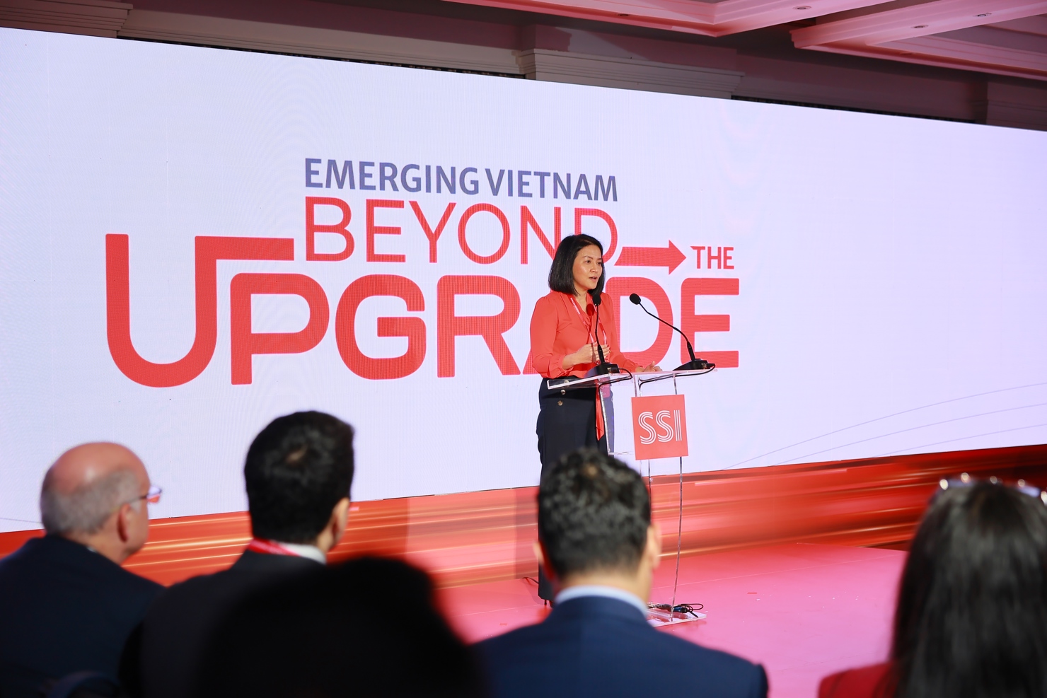 Bà Wanming Du - Giám đốc Chính sách khu vực châu Á - Thái Bình Dương của FTSE Russell phát biểu tại Diễn đàn.