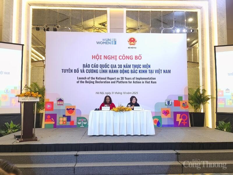 Thứ trưởng Bộ Nội vụ Nguyễn Thị Hà và bà Caroline Nyamayemombe - Trưởng đại diện UN Women tại Việt Nam chủ trì hội nghị. Ảnh: Nguyễn Hoà