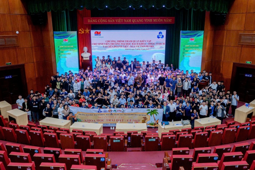 Đoàn sinh viên Trường Đại học Bách khoa – Đại học Quốc gia TP HCM tham quan thực tế tại Vietsovpetro Đoàn sinh viên Trường Đại học Bách khoa - Đại học Quốc gia TP HCM tham quan kiến tập tại Vietsovpetro