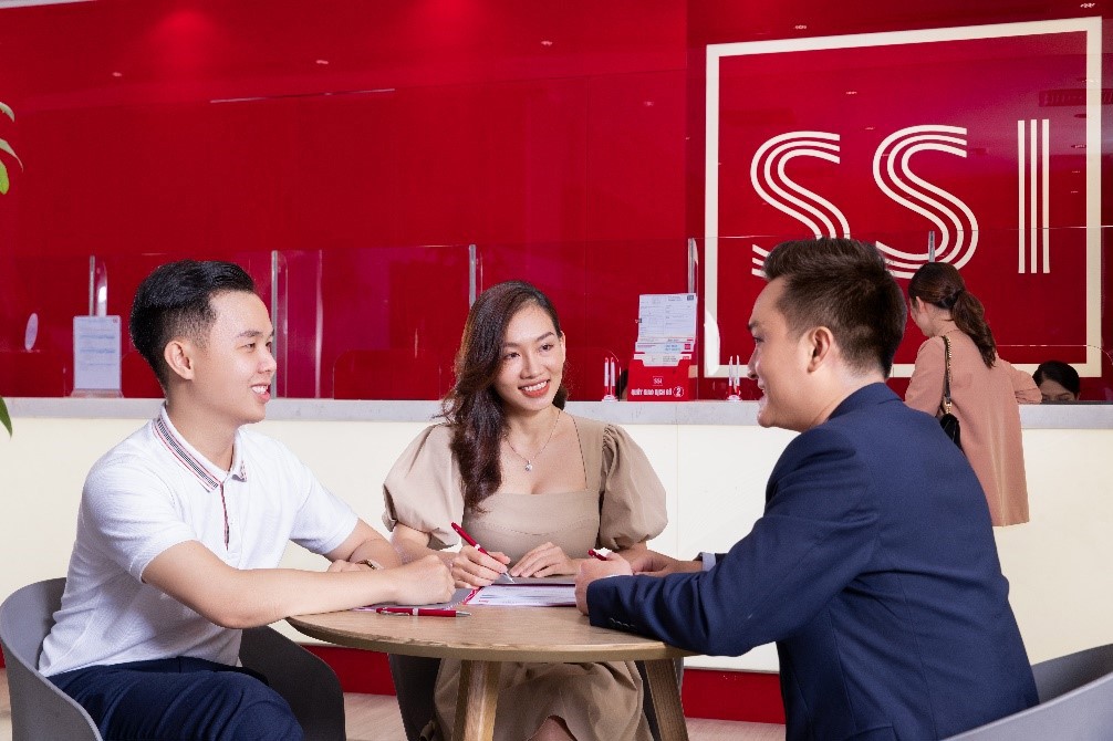 Các công ty chứng khoán có 6 tháng để điều chỉnh hoạt động, đảm bảo tuân thủ các quy định mới về vốn khả dụng và hệ số rủi ro.