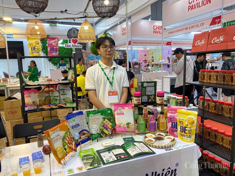 Các sản phẩm OCOP 5 sao của Tây Ninh tại hội chợ.