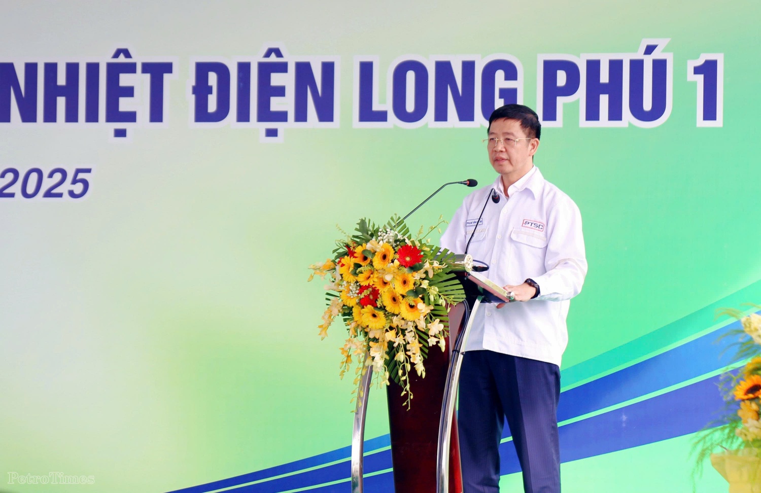 Thi đua quyết tâm hoàn thành Dự án NMNĐ Long Phú 1 Thi đua quyết tâm hoàn thành Dự án NMNĐ Long Phú 1