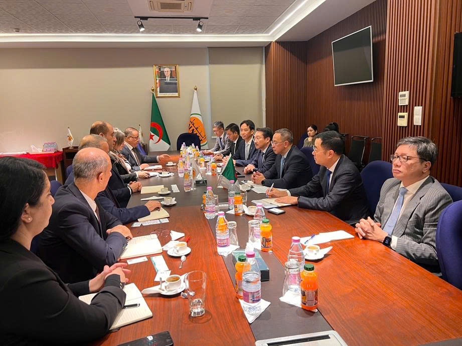 Toàn cảnh buổi làm việc giữa Petrovietnam và ALNAFT tại trụ sở ALNAFT