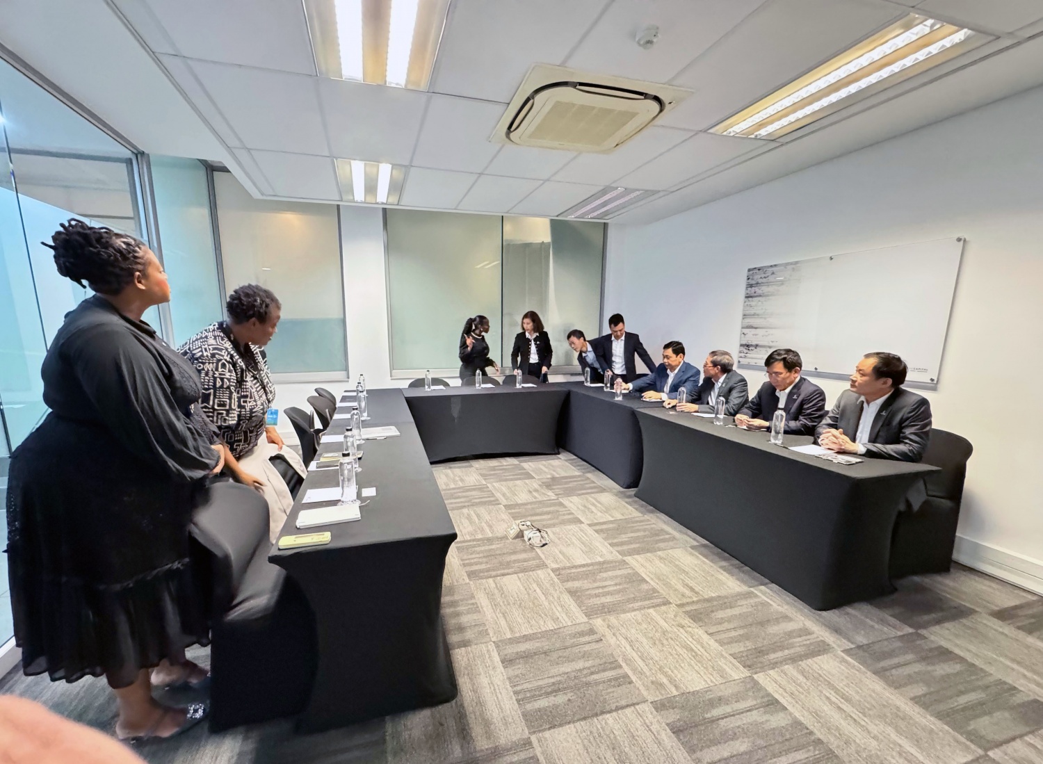 Petrovietnam tìm kiếm cơ hội hợp tác mới trong lĩnh vực dầu khí, năng lượng với các đối tác Nam Phi