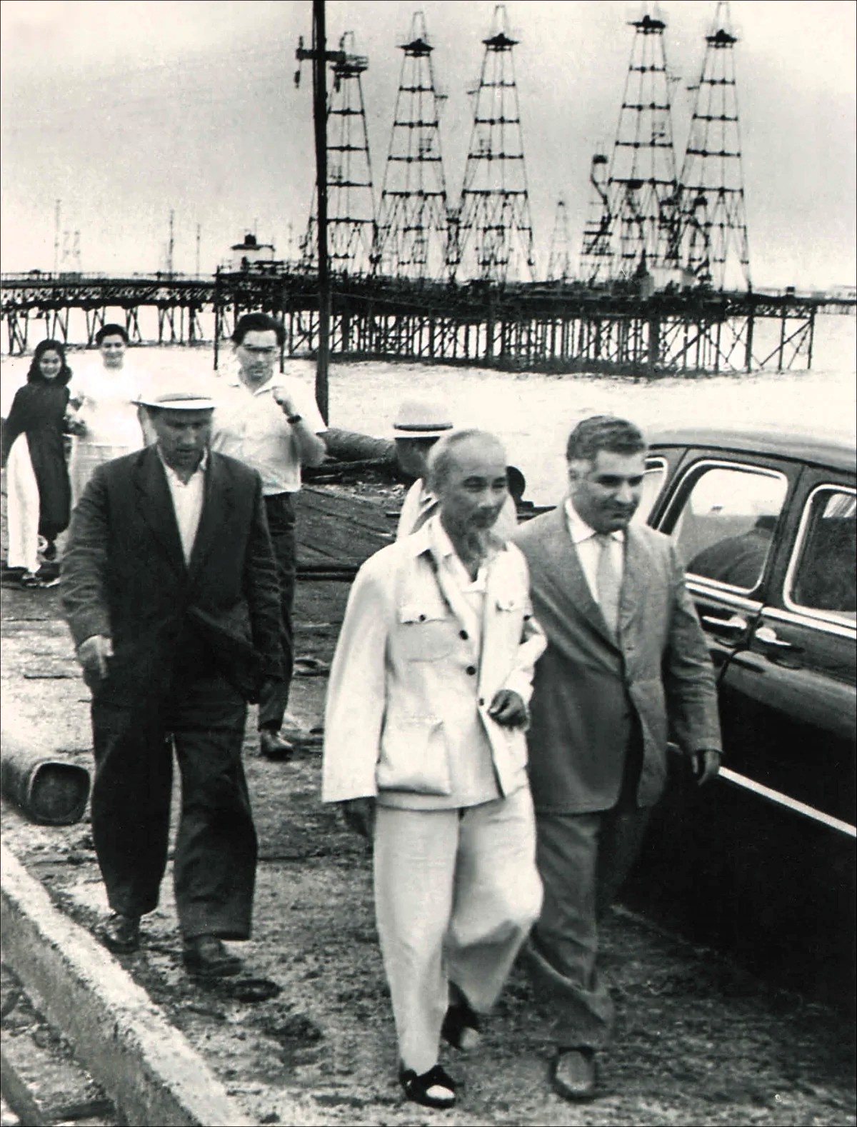 Petrovietnam nhớ Bác Từ “biển dầu” Baku đến bản thiết kế ngành năng lượng quốc gia – Kim chỉ nam 66 năm còn cháy mãi