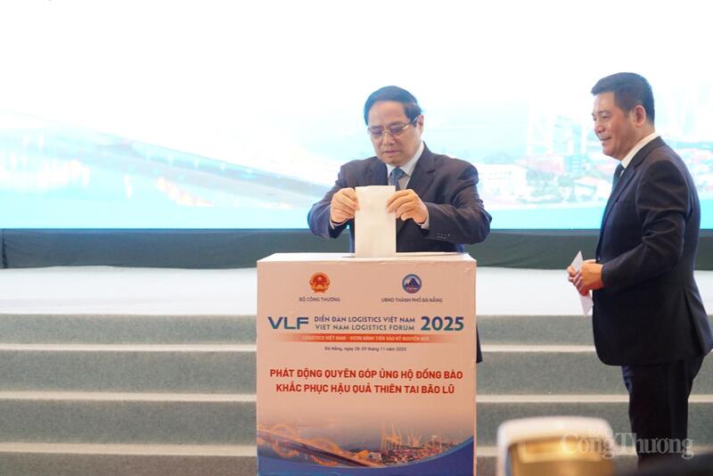 Thủ tướng Phạm Minh Chính ủng hộ đồng bào khắc phục hậu quả thiên tai bão lũ