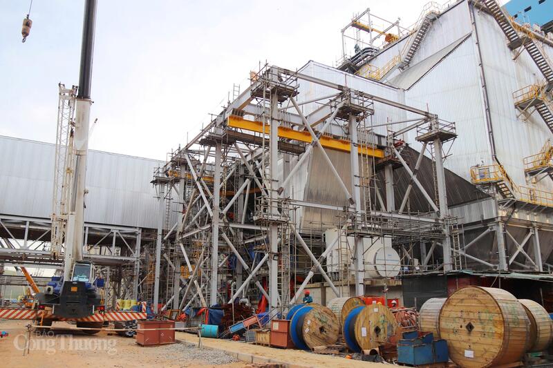 Cận cảnh Nhà máy Nhiệt điện Quảng Trạch I trong thời điểm nước rút hoàn thiện các hạng mục trọng yếu. Ảnh: Thanh Tuấn