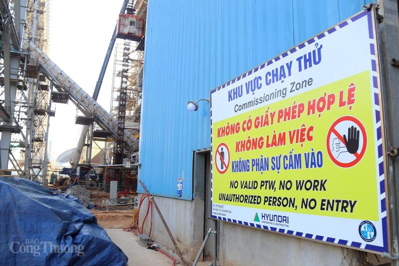 Dự án Nhà máy Nhiệt điện Quảng Trạch I hiện đã đạt hơn 18 triệu giờ lao động an toàn, không để xảy ra sự cố môi trường; các kết quả quan trắc độ lún, nghiêng đều trong giới hạn cho phép, đảm bảo yêu cầu kỹ thuật và chất lượng thi công. Ảnh: Thanh Tuấn