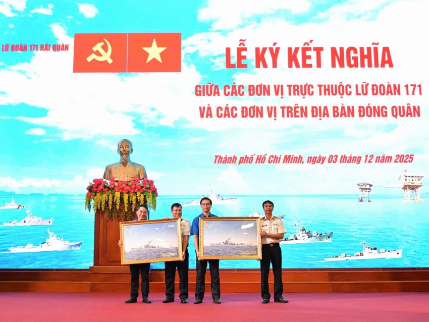 Đoàn Thanh niên Vietsovpetro và Xí nghiệp Xây lắp kết nghĩa với Lữ đoàn 171