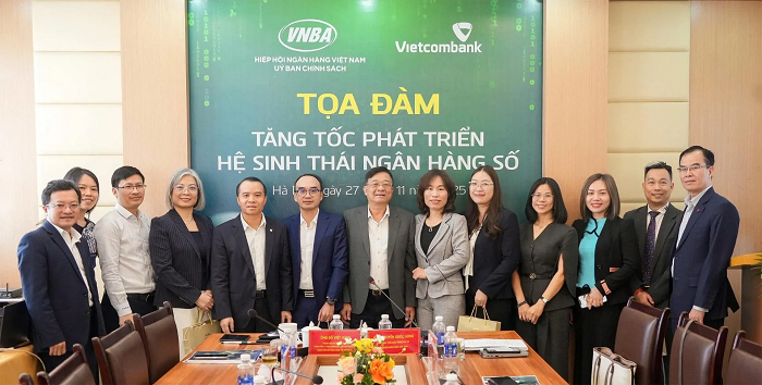 Vietcombank tăng tốc phát triển hệ sinh thái ngân hàng số
