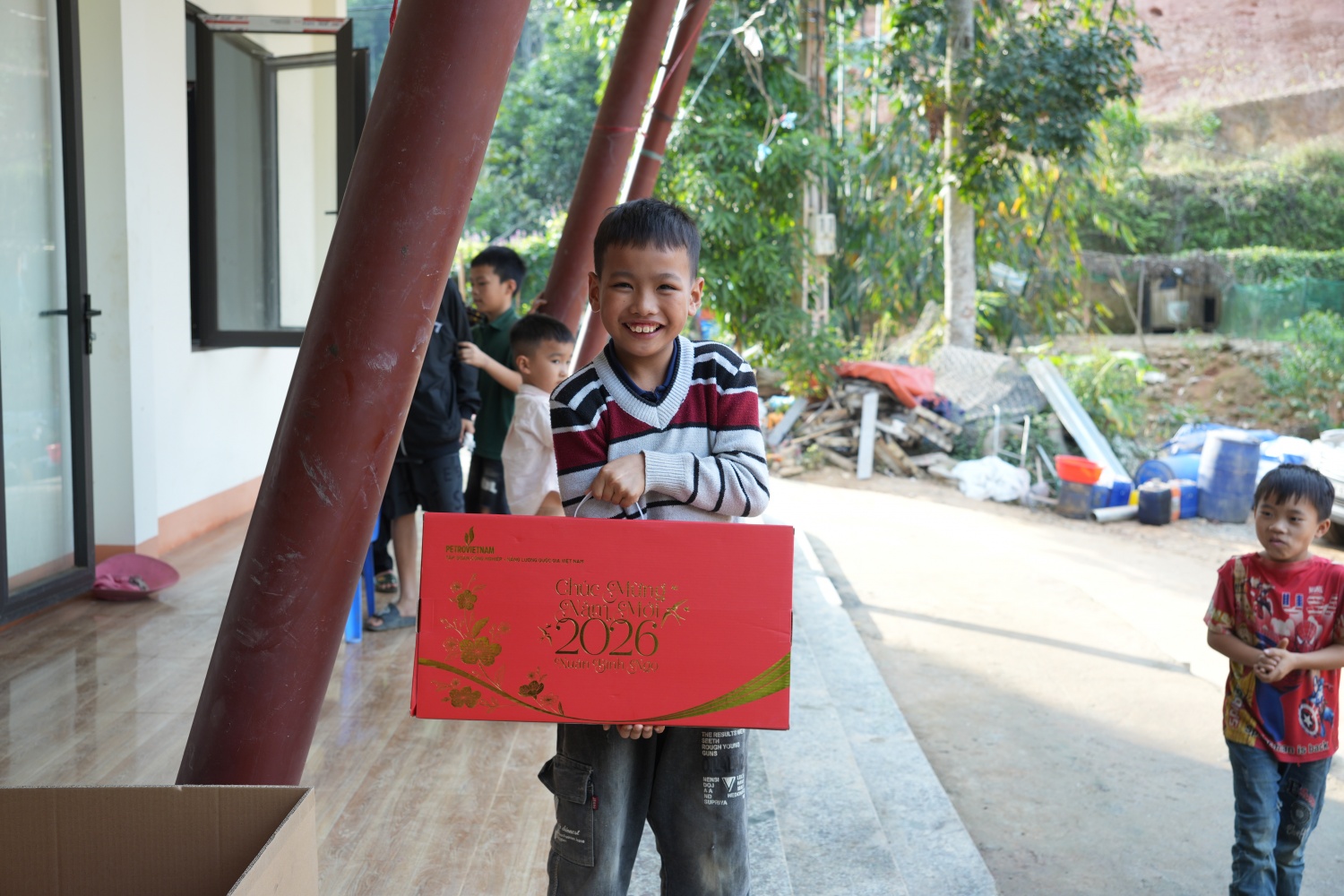 Petrovietnam mang hơi ấm đến vùng cao Lào Cai Petrovietnam mang hơi ấm đến vùng cao Lào Cai