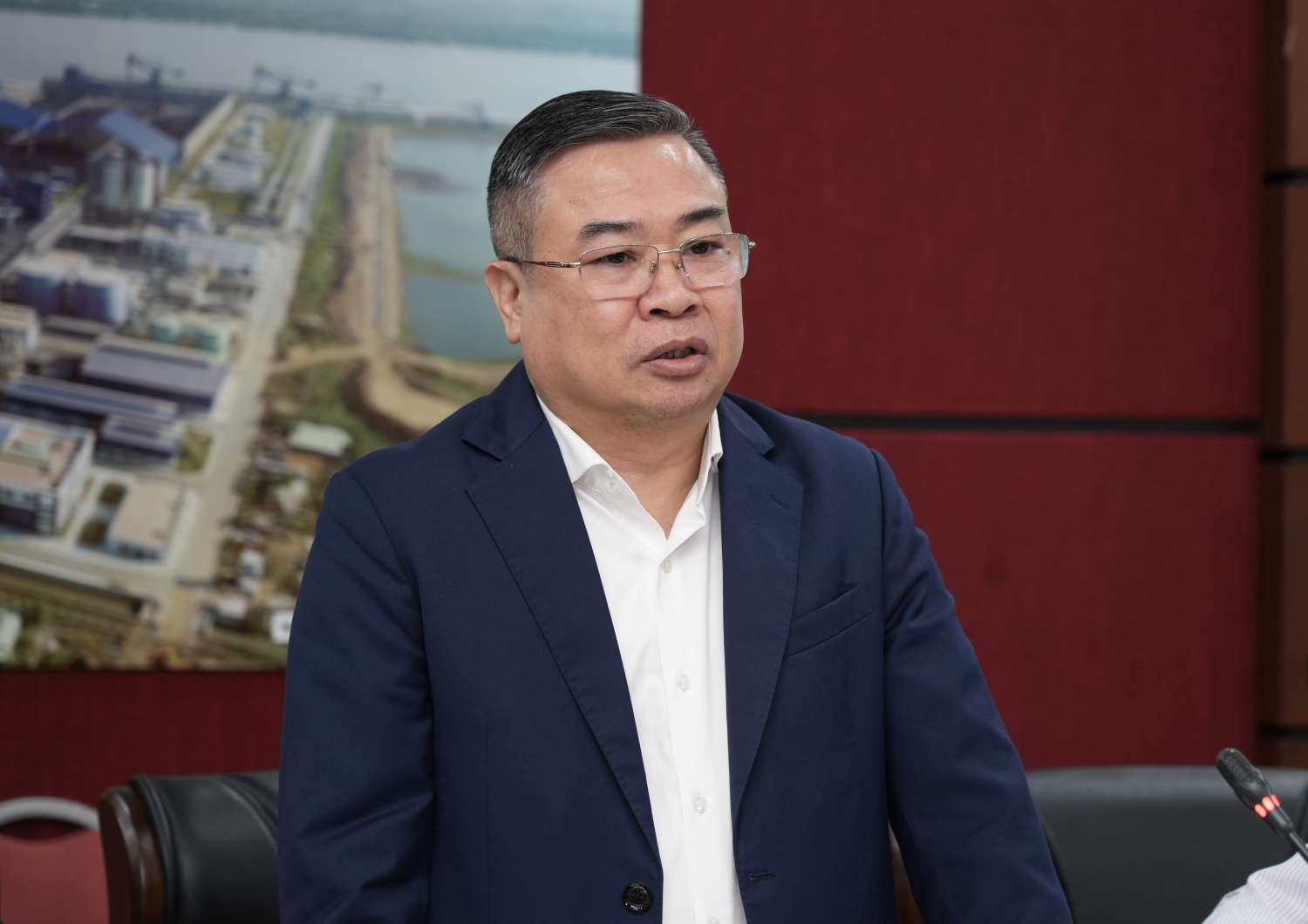 Đồng chí Nguyễn Huy Vượng, Phó Bí thư Đảng ủy, Phó Giám đốc Chi nhánh trình bày báo cáo kiểm tra Ban Chấp hành Đảng bộ Chi nhánh năm 2025 Đồng chí Nguyễn Huy Vượng, Phó Bí thư Đảng ủy, Phó Giám đốc Chi nhánh trình bày báo cáo kiểm tra Ban Chấp hành Đảng bộ Chi nhánh năm 2025