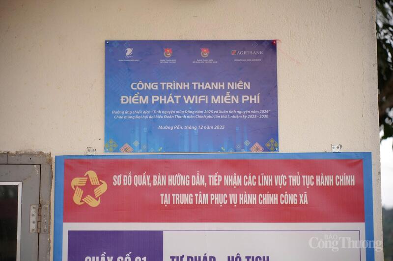 10 điểm phát wifi miễn phí trên địa bàn xã góp phần thu hẹp khoảng cách số, tạo điều kiện để người dân vùng cao tiếp cận thông tin, dịch vụ công trực tuyến, qua đó thúc đẩy chuyển đổi số ở cơ sở; đây cũng là một trong những nhiệm vụ trọng tâm mà Đoàn Thanh niên Chính phủ đang hướng tới trong nhiệm kỳ mới. Ảnh: Quỳnh Trang