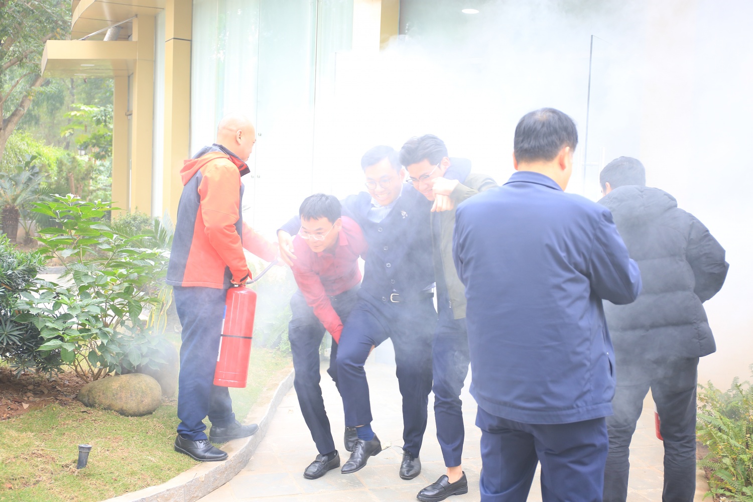 Petrovietnam tập huấn PCCC và thoát nạn nhà cao tầng