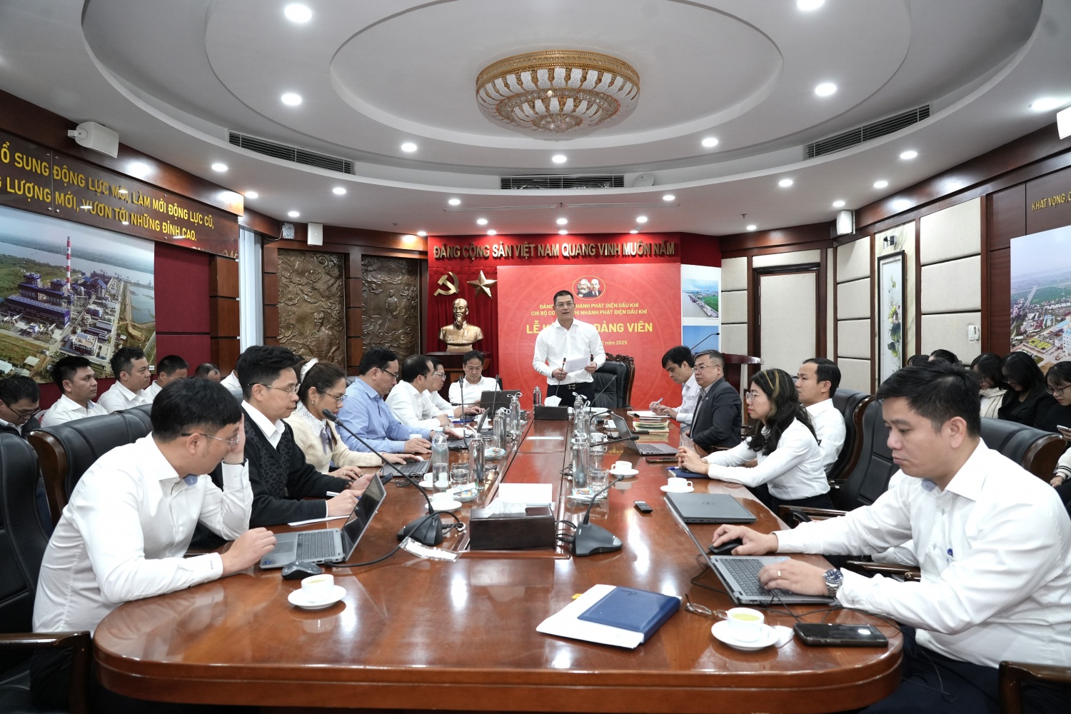 [Chùm ảnh] Đảng bộ BMQL&ĐH Petrovietnam tổ chức sinh hoạt chi bộ tháng 1: Đoàn kết - Dân chủ - Kỷ cương - Đột phá - Phát triển