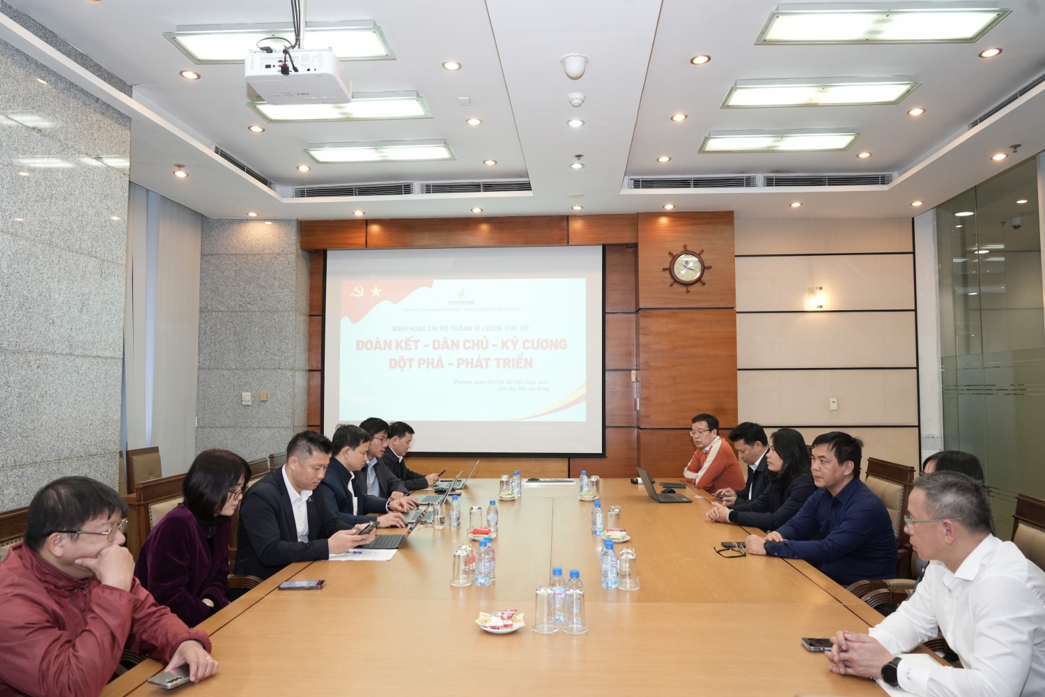 [Chùm ảnh] Đảng bộ BMQL&ĐH Petrovietnam tổ chức sinh hoạt chi bộ tháng 1: Đoàn kết - Dân chủ - Kỷ cương - Đột phá - Phát triển