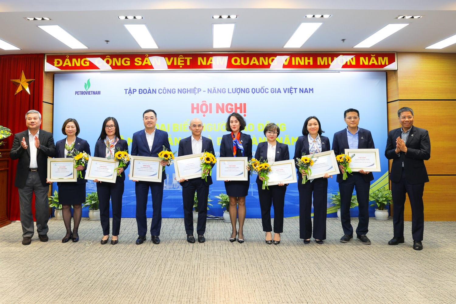 Phát huy tinh thần làm chủ của NLĐ, tạo nguồn lực đưa Petrovietnam phát triển giai đoạn mới Phát huy tinh thần làm chủ của NLĐ, tạo nguồn lực đưa Petrovietnam phát triển giai đoạn mới