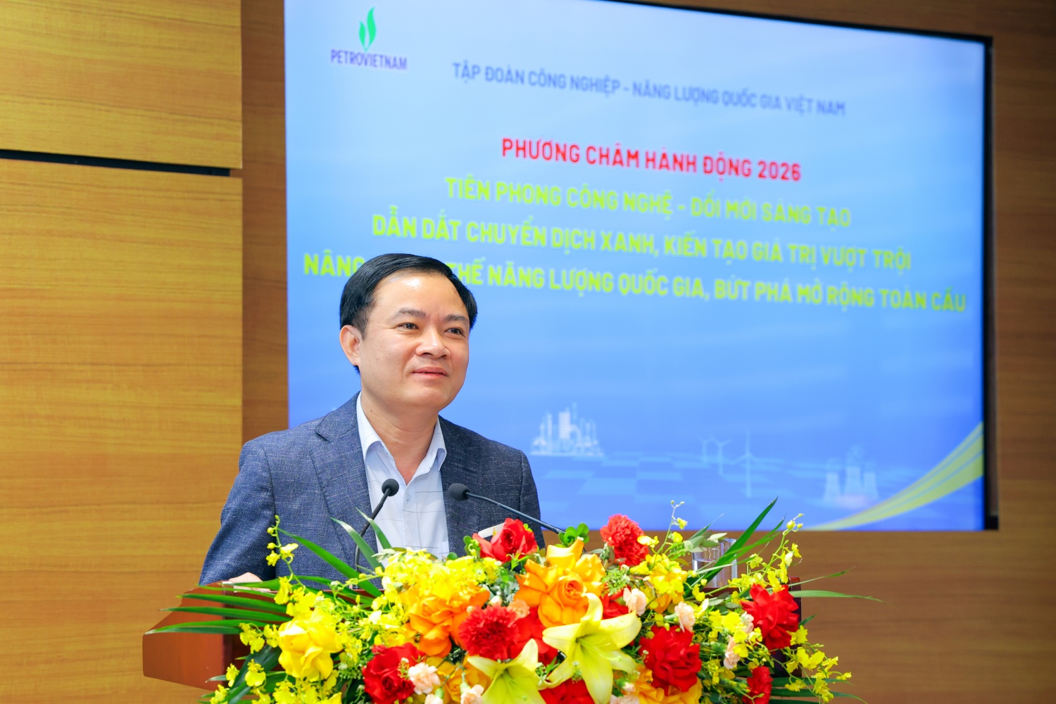 Phát huy tinh thần làm chủ của NLĐ, tạo nền tảng để Petrovietnam phát triển trong giai đoạn mới Phát huy tinh thần làm chủ của NLĐ, tạo nền tảng để Petrovietnam phát triển trong giai đoạn mới