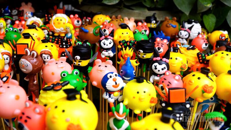 Hội chợ cũng là nơi để nghề tò he tiếp cận nhu cầu và thị hiếu mới của xã hội.