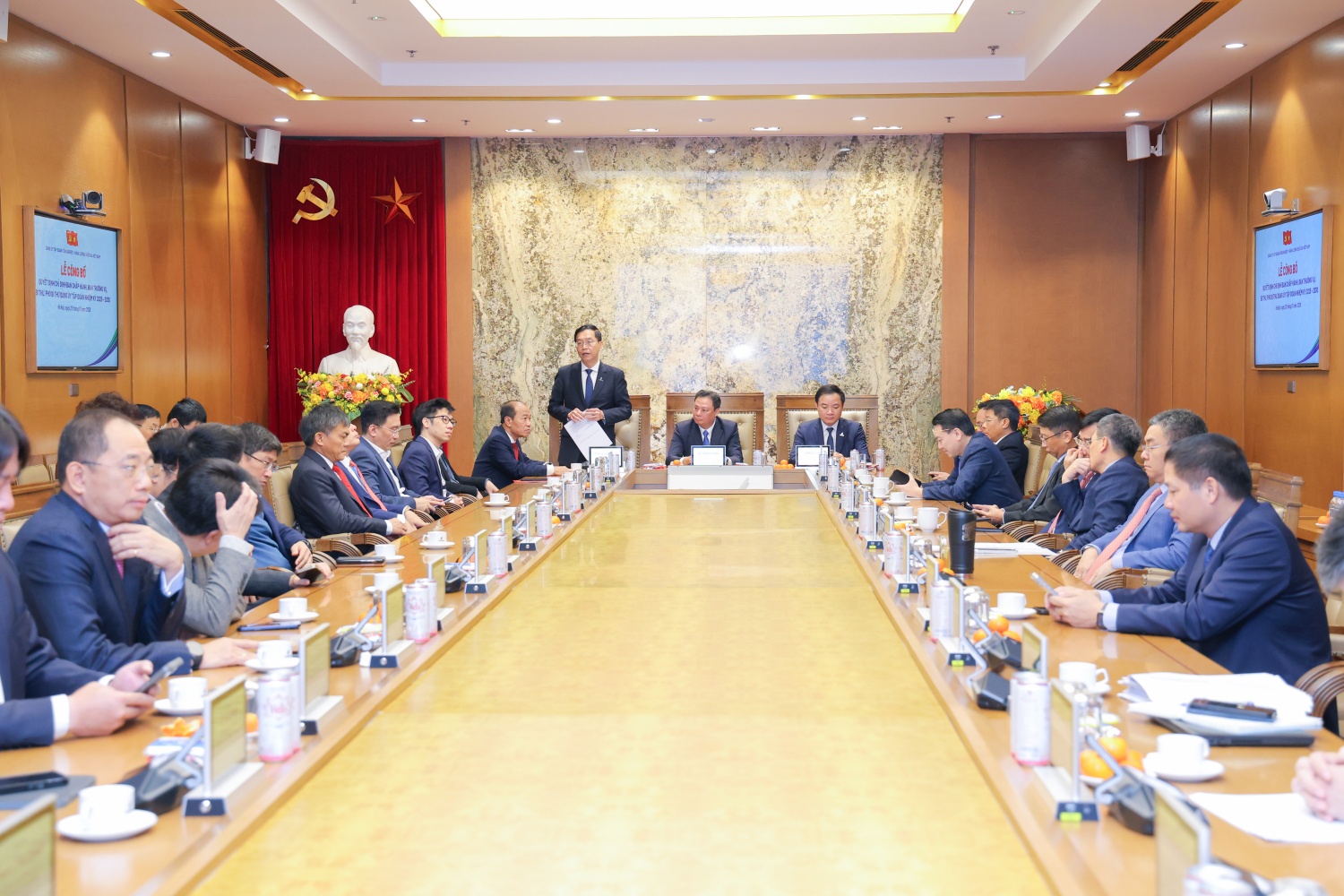 Công bố và trao quyết định Bí thư, Phó Bí thư, Ban Chấp hành Đảng bộ Petrovietnam nhiệm kỳ 2025 - 2030