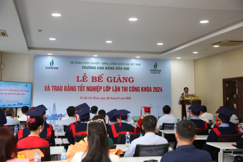 Trường Cao đẳng Dầu khí trao bằng tốt nghiệp cho 24 học sinh nghề Lặn thi công khóa 2024 PV College trao bằng tốt nghiệp cho 24 học sinh lớp Lặn thi công khóa 2024