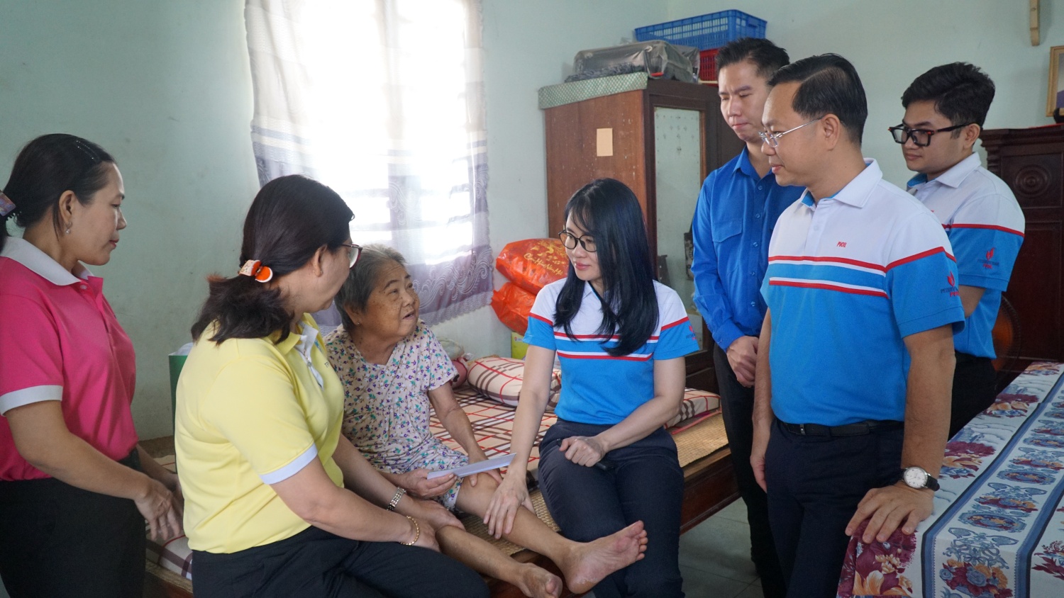 PVOIL thăm, chúc Tết Mẹ Đặng Thị Miếm, ấp Bầu Sim 2, xã Củ Chi, TP. Hồ Chí Minh PVOIL thăm, chúc Tết Mẹ Đặng Thị Miếm, ấp Bầu Sim 2, xã Củ Chi, TP. Hồ Chí Minh