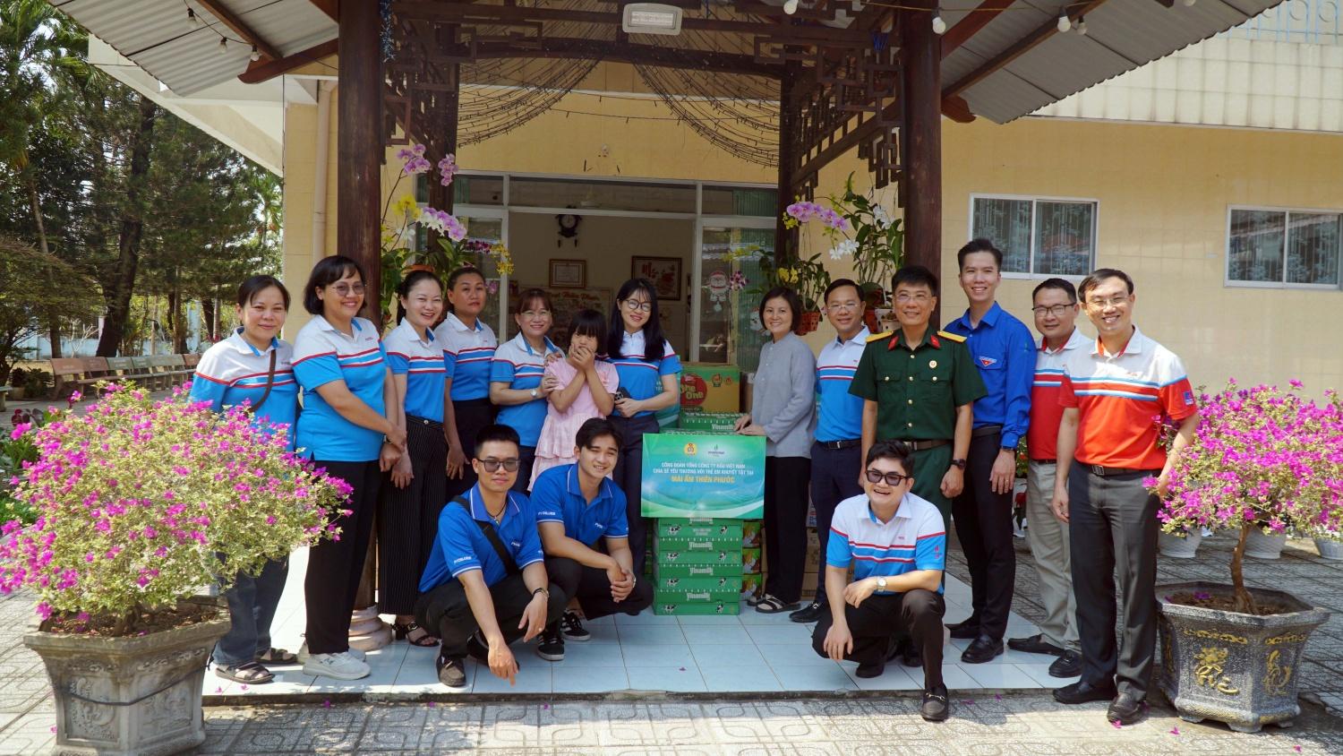 PVOIL thăm, tặng quà tại Mái ấm Thiên Phước, xã An Nhơn Tây, TP. Hồ Chí Minh PVOIL thăm, tặng quà tại Mái ấm Thiên Phước, xã An Nhơn Tây, TP. Hồ Chí Minh