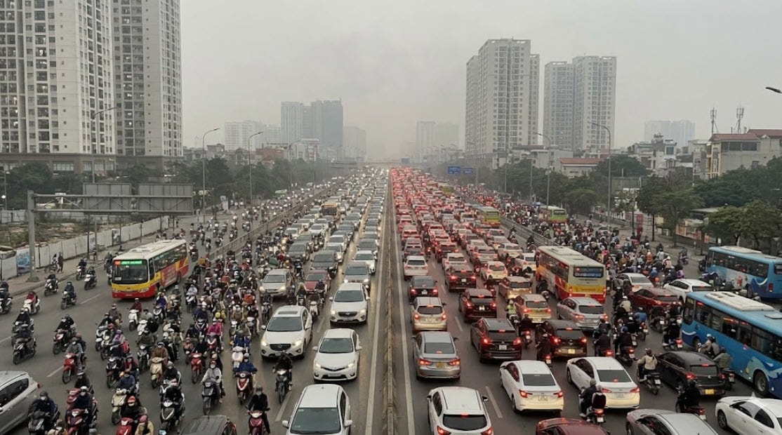 Lưu lượng phương tiện tăng cao trên vành đai 2 trong giờ cao điểm sáng 3-2, nhiều đoạn di chuyển chậm, các tài xế cần chú ý an toàn - Ảnh minh họa