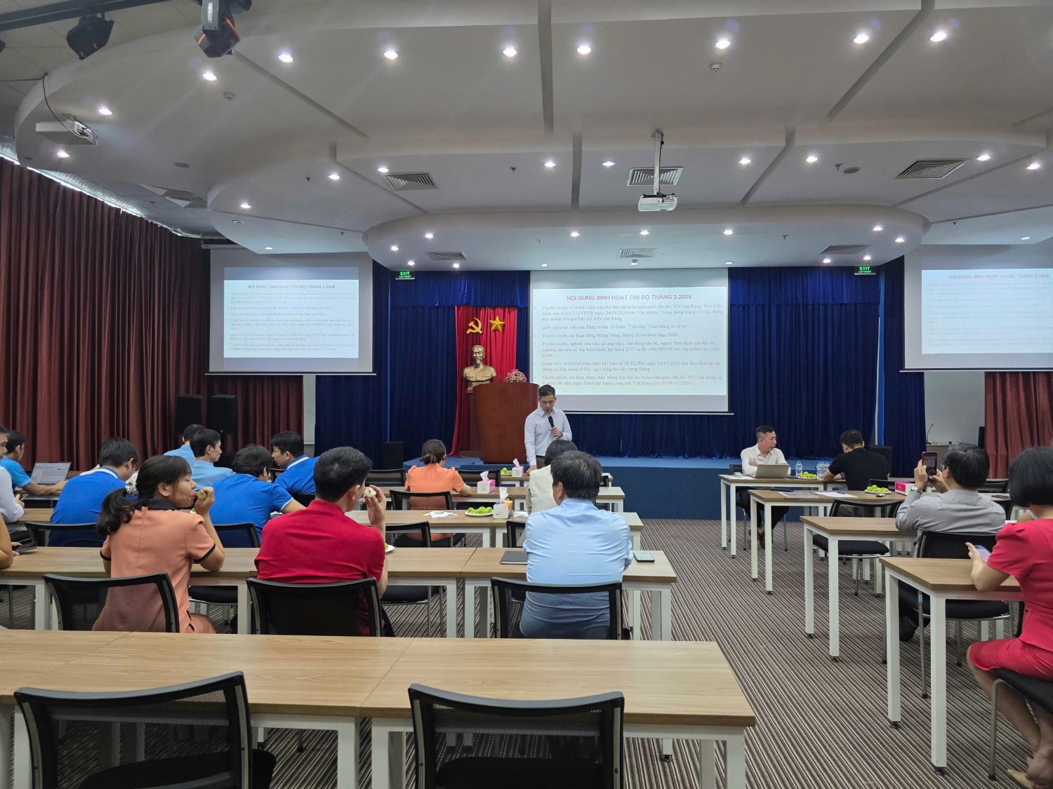 Đảng bộ Nghiên cứu Khoa học và Đào tạo sinh hoạt chi bộ với chủ đề “Tiến lên! Toàn thắng ắt về ta!”