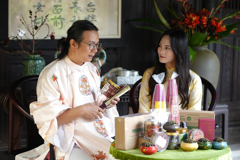 Mới đây, TikTok Shop đã tổ chức các KOL, KOC livetream hỗ trợ doanh nghiệp bán hàng, thúc đẩy tiêu thụ sản phẩm trong dịp Tết.