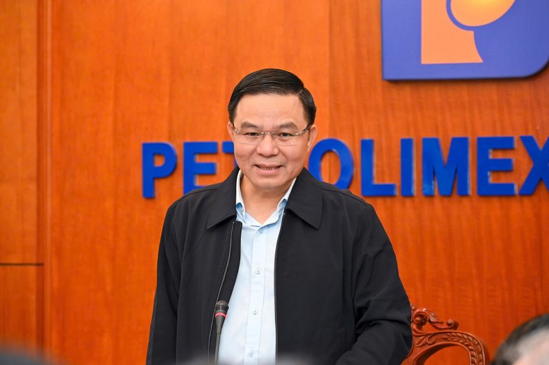 Quyền Bộ trưởng Lê Mạnh Hùng phát biểu chỉ đạo tại buổi làm việc.