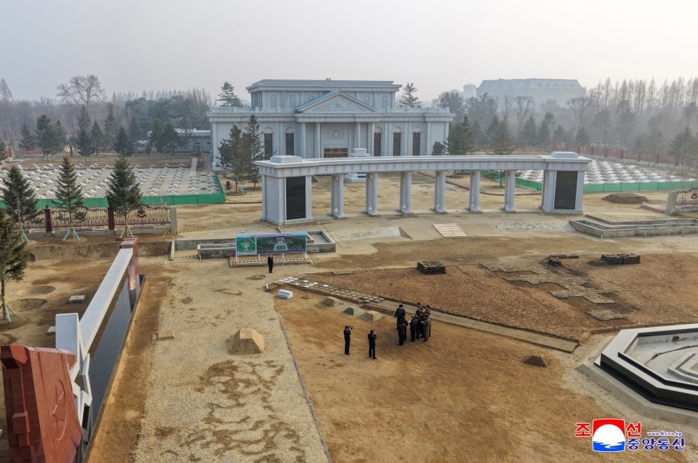 Kim Jong Un Triều Tiên bao tàng liệt sĩ