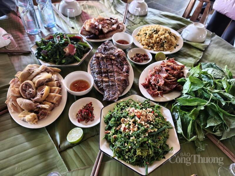 Ẩm thực đặc sắc của người Mông tại các homestay.