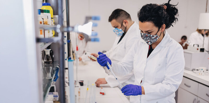 Nghiên cứu vaccine thế hệ mới hướng tới tăng cường năng lực phòng ngừa dịch bệnh trong tương lai. Ảnh: IFPMA