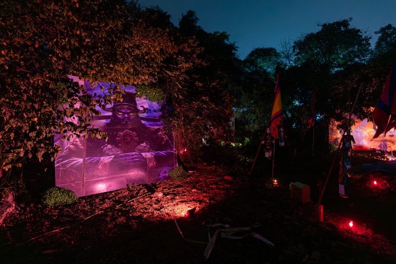 Không khí linh thiêng, huyền bí khu vực Cửa âm phủ trong phiên chợ.