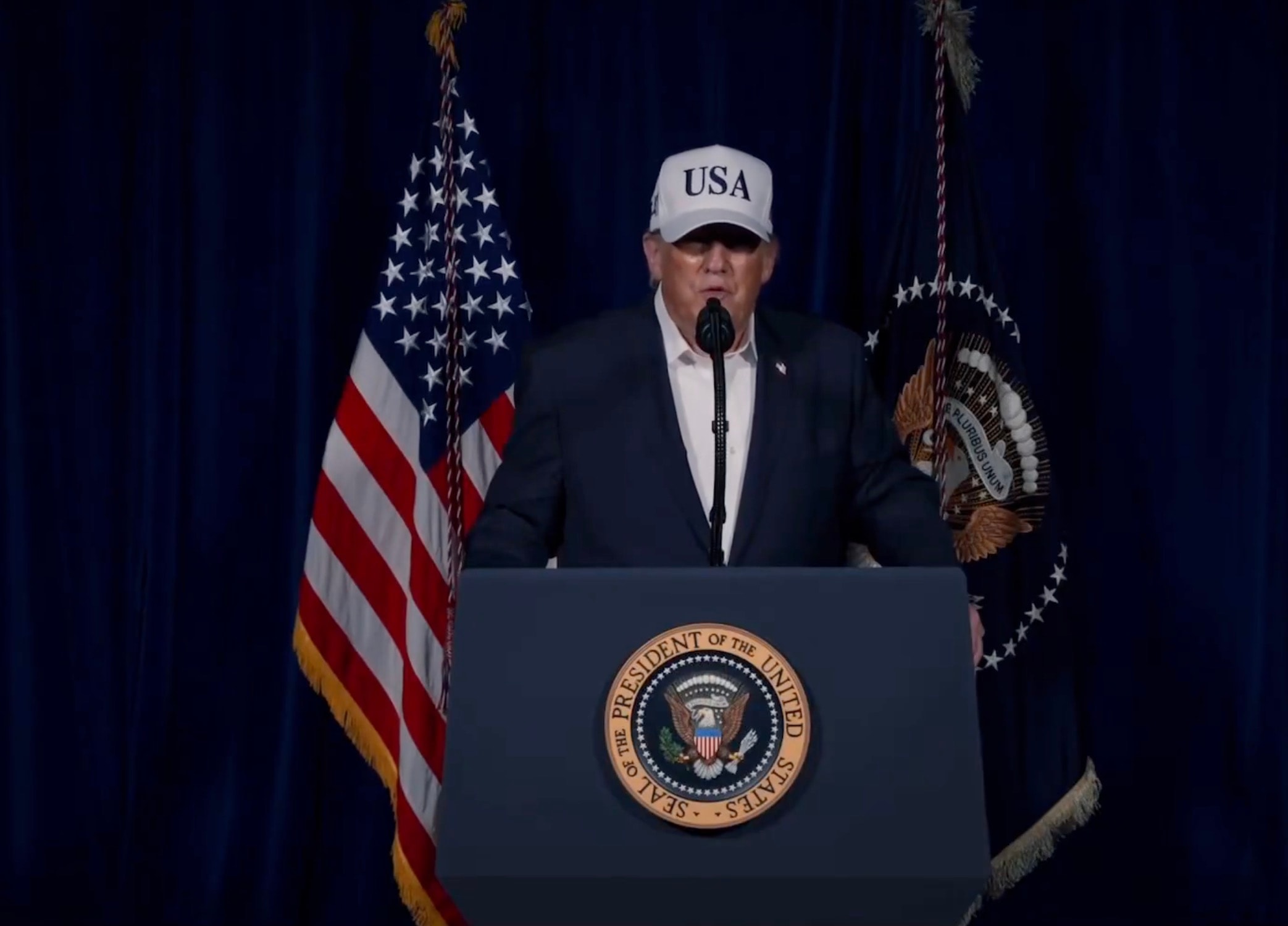 Ông Trump tuyên bố tấn công Iran hôm 28/2. Ảnh chụp màn hình.