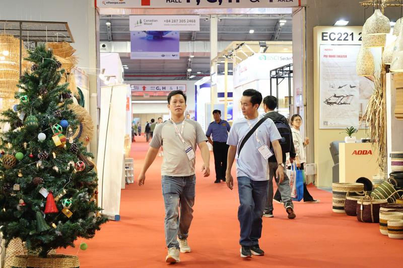 Hội chợ là điểm hẹn quen thuộc để doanh nghiệp Việt Nam kết nối trực tiếp với những nhà mua hàng toàn cầu. Ảnh: Minh Anh