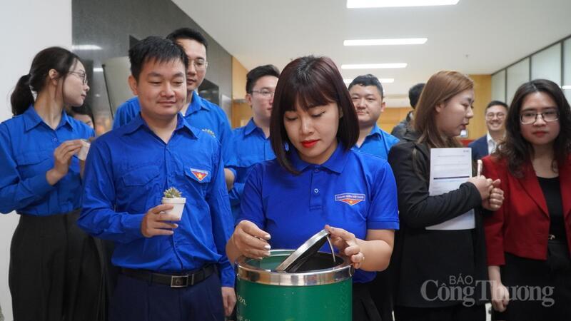 Bí thư Đoàn Thanh niên Bộ Công Thương Nguyễn Ngọc Tâm tham gia chương trình. Ảnh: Minh Trang